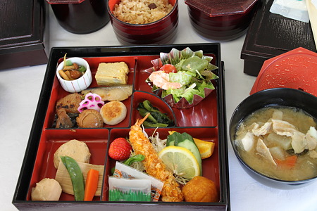 お昼のお弁当