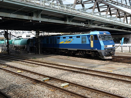 EH200-5(甲府駅)6
