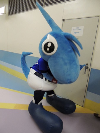 シャオロン爆笑中。