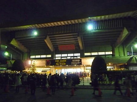 091224-武道館正面