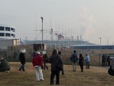 100219-QM2入港 (44)