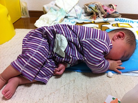 寝てるゆーま