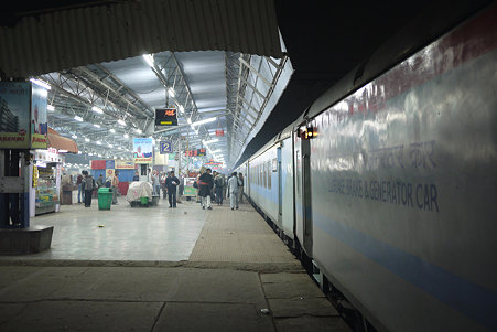 2010.02.02　アーグラー駅