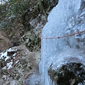 蟇滝横を通る山道でザイルが張られた危険な箇所