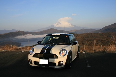 2010_013120100131朝箱 富士山とMINI