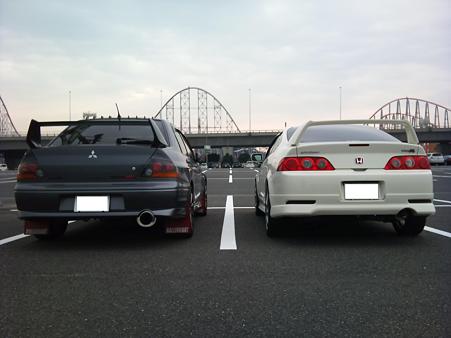 うしろ