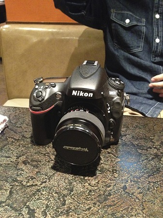 D800